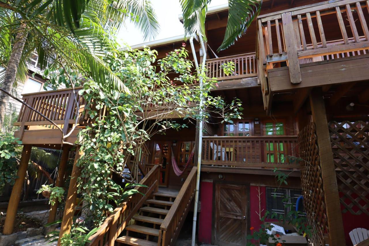 Seabreeze Inn เวสต์เอนด์ ภายนอก รูปภาพ