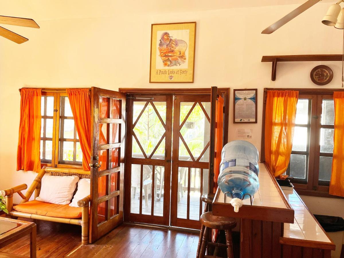 Seabreeze Inn เวสต์เอนด์ ภายนอก รูปภาพ