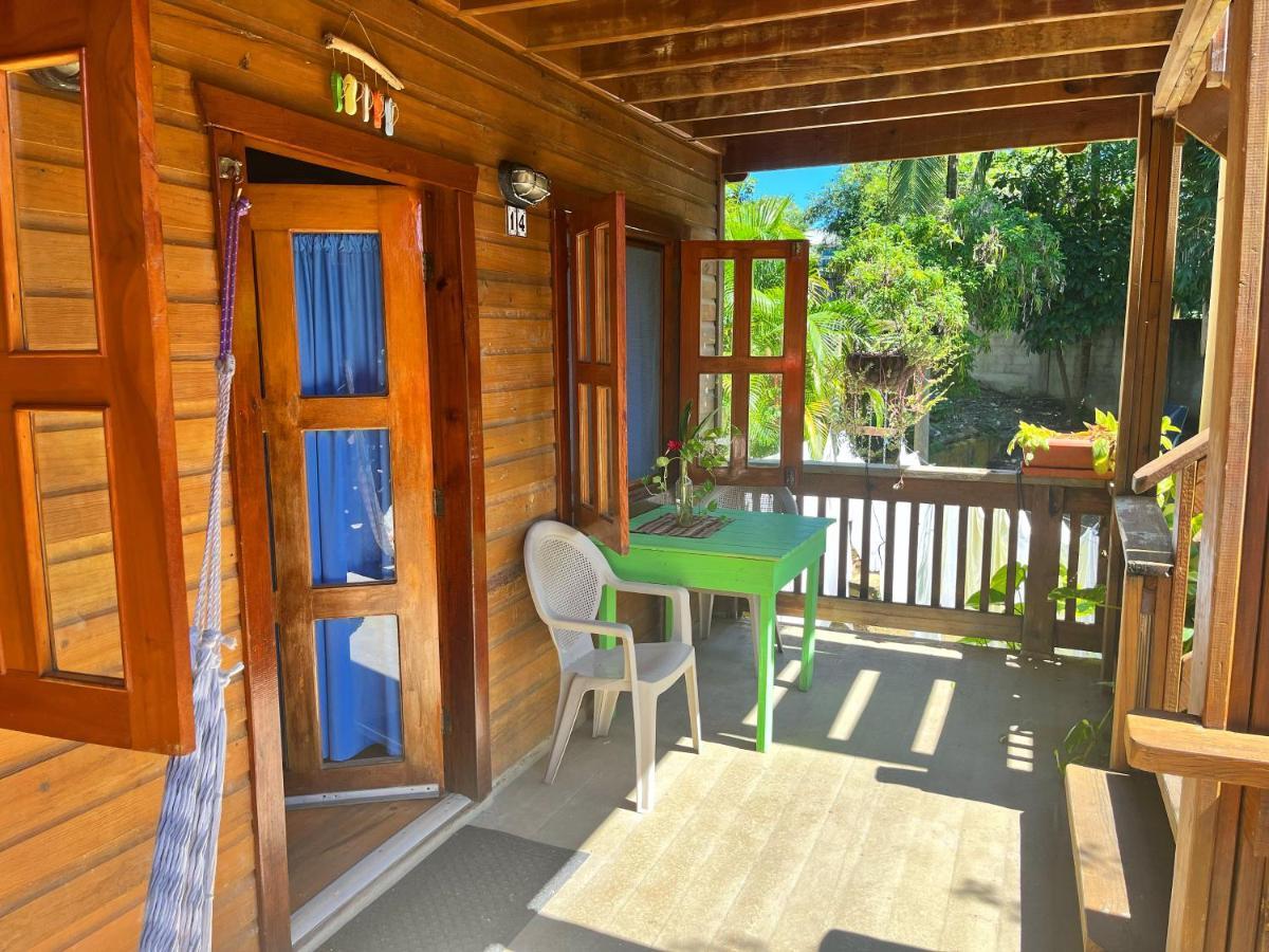 Seabreeze Inn เวสต์เอนด์ ภายนอก รูปภาพ