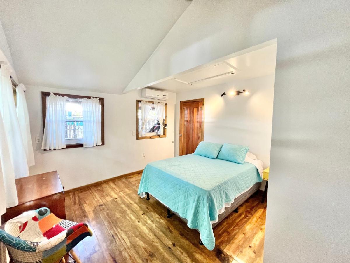 Seabreeze Inn เวสต์เอนด์ ภายนอก รูปภาพ