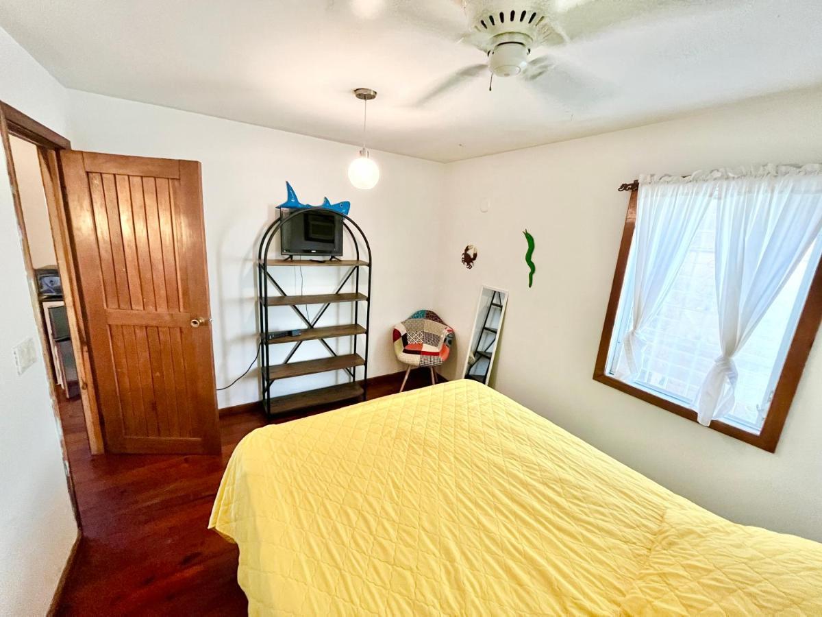 Seabreeze Inn เวสต์เอนด์ ภายนอก รูปภาพ